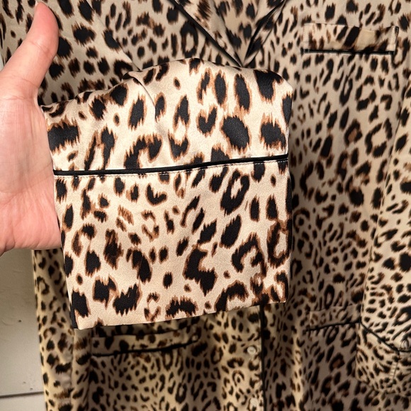 Victoria's Secret Leopard/Cheetah Long Sleeve Night Gown - Picture 3 of 8